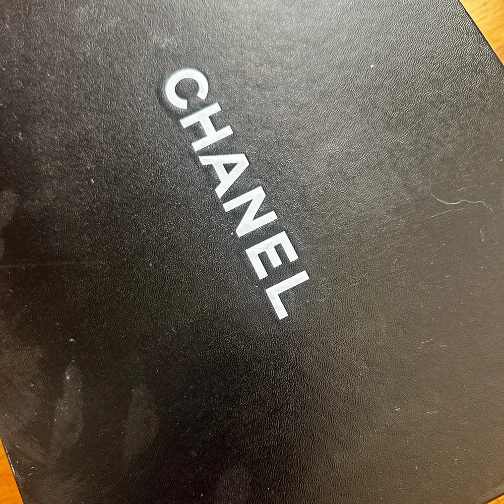 CHANEL patent ankle boots size 39.5/8.5 - Picture 7 of 10